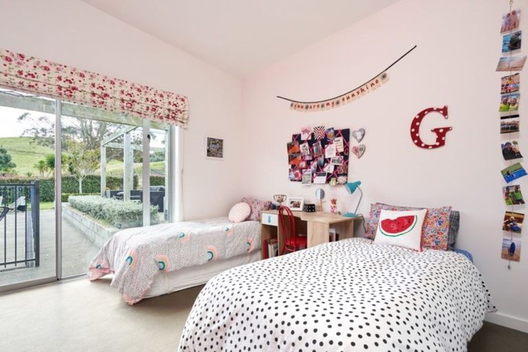 Photo of property in 6 Te Roera Drive, Taradale, Napier, 4112