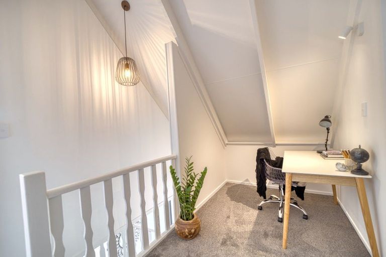 Photo of property in 15 Weka Close, Red Beach, 0932