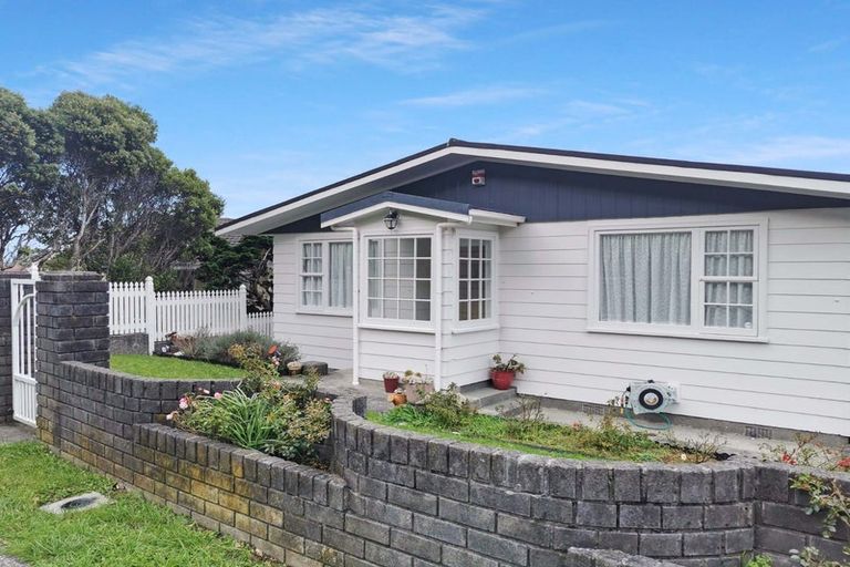 Photo of property in 24 Cypress Drive, Maungaraki, Lower Hutt, 5010