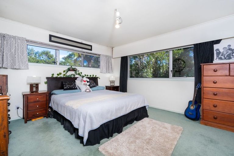 Photo of property in 737 Scenic Drive, Henderson Valley, Auckland, 0612