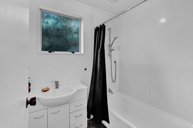 Photo of property in 1138 South Road, Oakura, 4314