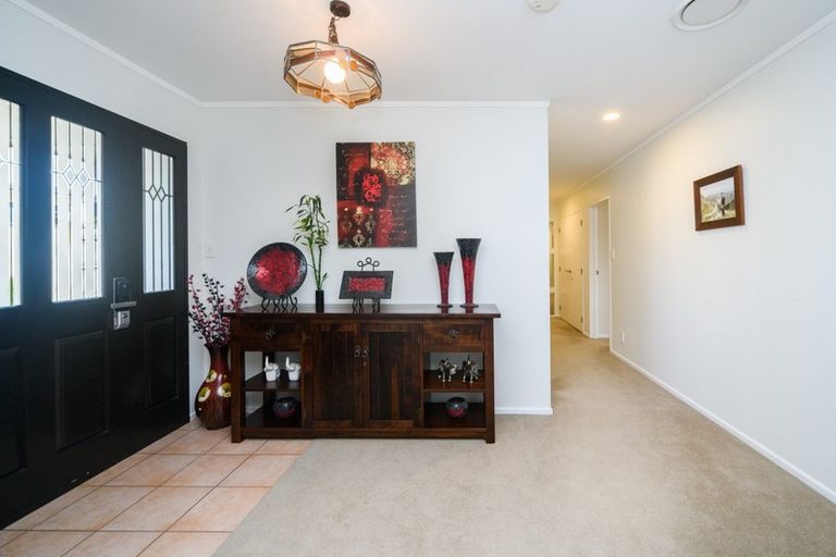 Photo of property in 121 Summerhill Drive, Fitzherbert, Palmerston North, 4410