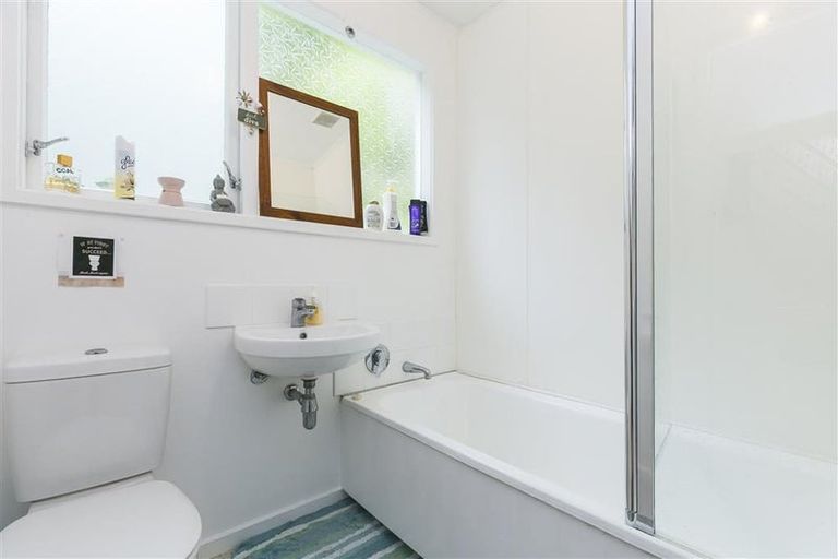 Photo of property in 19a Collier Avenue, Karori, Wellington, 6012