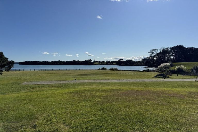 Photo of property in 17 Goble Road, Clarks Beach, 2679