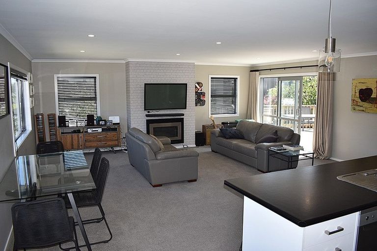 Photo of property in 16 Bluejacket Place, Whitby, Porirua, 5024