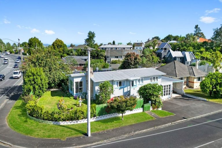 Photo of property in 1 Beerescourt Road, Beerescourt, Hamilton, 3200