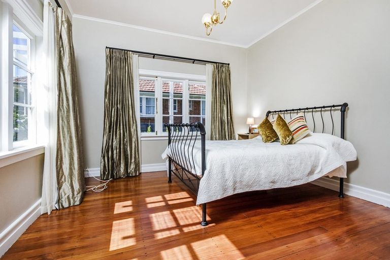 Photo of property in 209 Hurstmere Road, Takapuna, Auckland, 0622