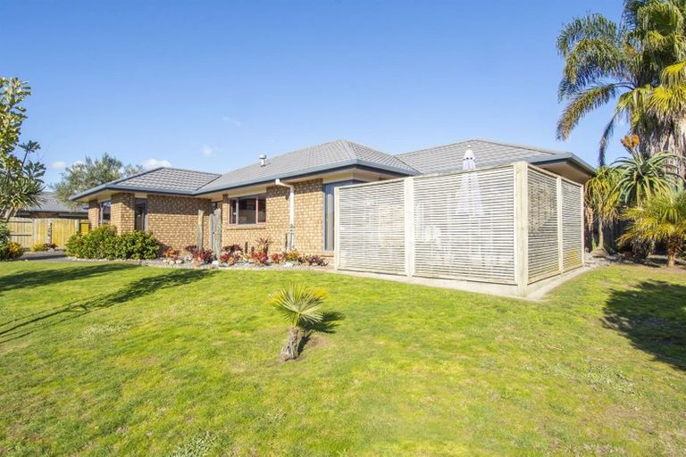 Photo of property in 26 Summerland Crescent, Papamoa Beach, Papamoa, 3118