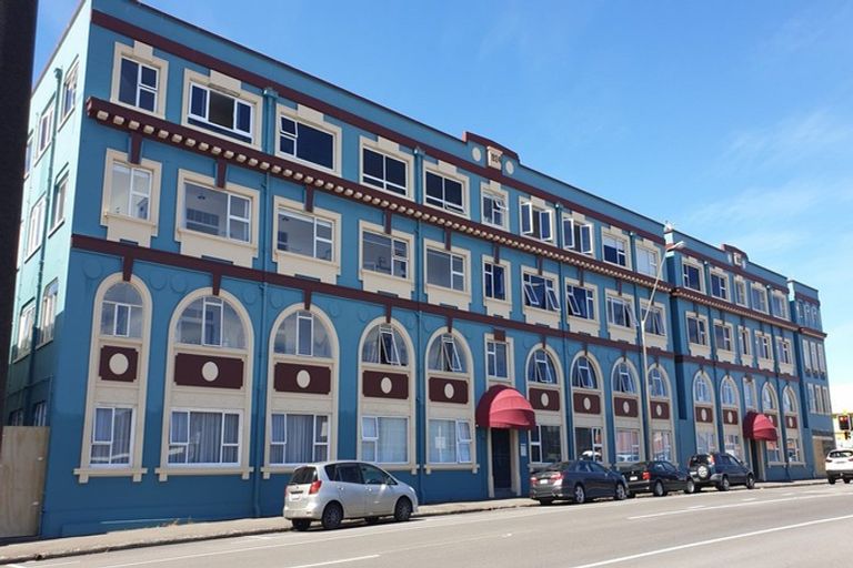 Photo of property in Devonport Apartments, 31/127 Saint Aubyn Street, New Plymouth, 4310