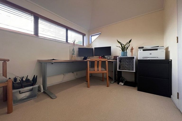 Photo of property in 3 Javelin Place, West Harbour, Auckland, 0618