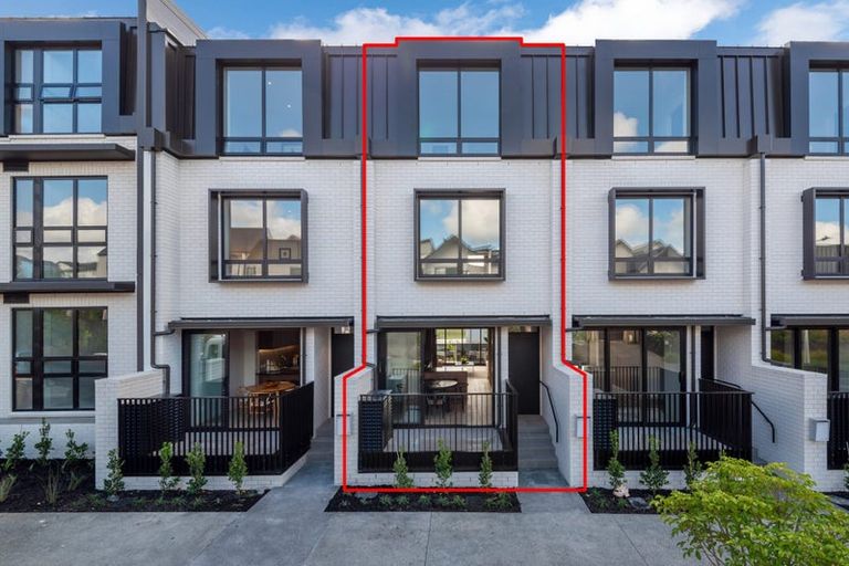 Photo of property in 9b Windlass Street, Long Bay, Auckland, 0630