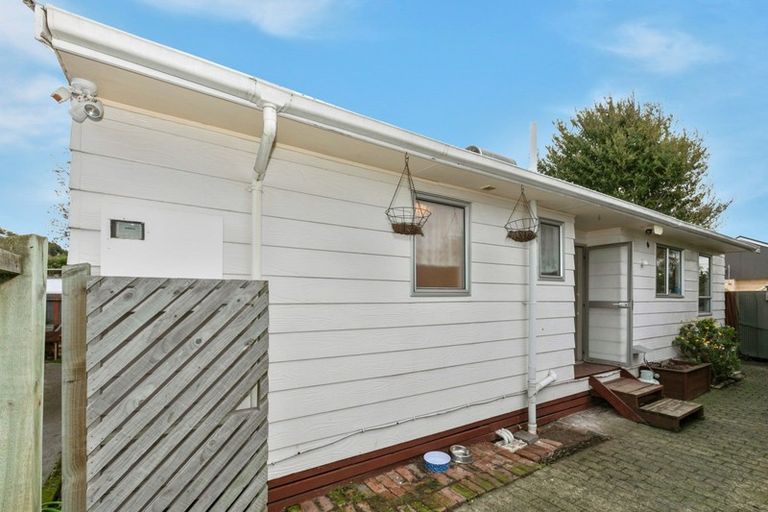 Photo of property in 35a Kuaka Crescent, Bromley, Christchurch, 8062