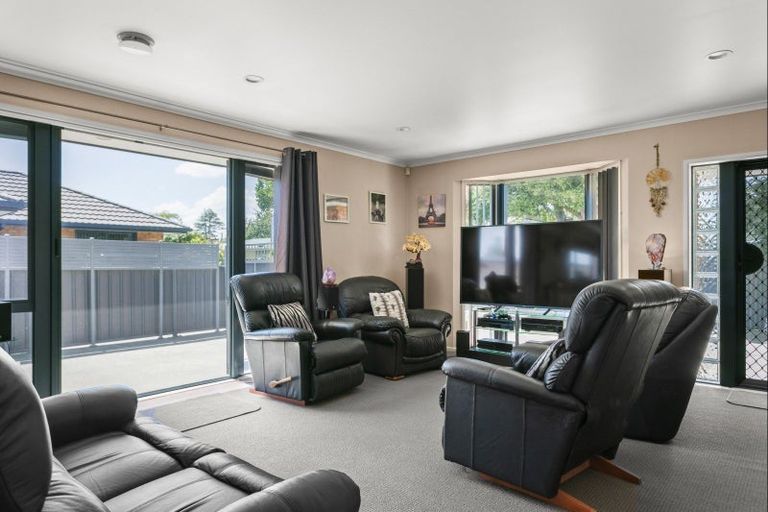 Photo of property in 24 Leon Street, Riverdale, Gisborne, 4010