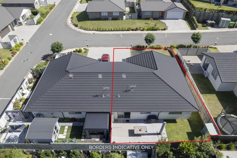 Photo of property in Waterview Estate, 32/4 Greystone Place, Omokoroa, 3114