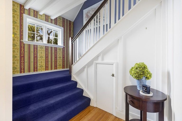 Photo of property in 2 Cluny Avenue, Kelburn, Wellington, 6012