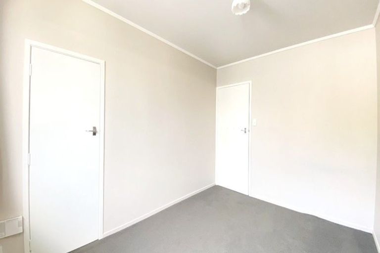Photo of property in 37 Cheval Drive, Totara Vale, Auckland, 0629