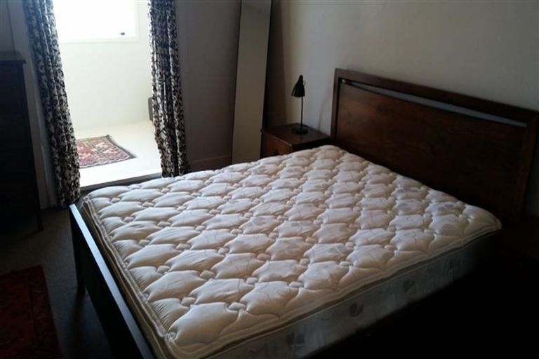 Photo of property in Devonport Apartments, 45/127 Saint Aubyn Street, New Plymouth, 4310