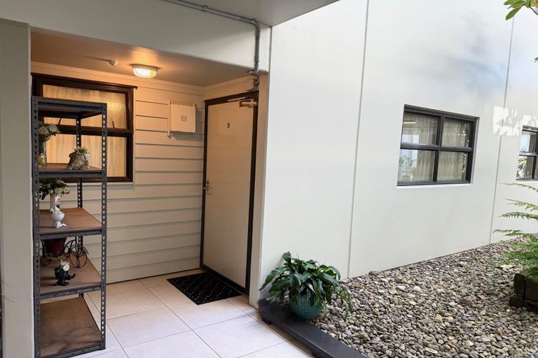 Photo of property in 3/124 Stancombe Road, Flat Bush, Auckland, 2016