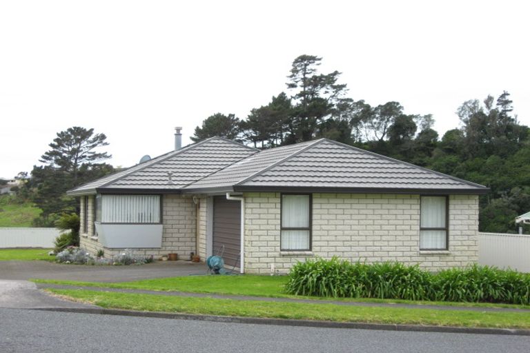 Photo of property in 88 Riversdale Drive, Merrilands, New Plymouth, 4312