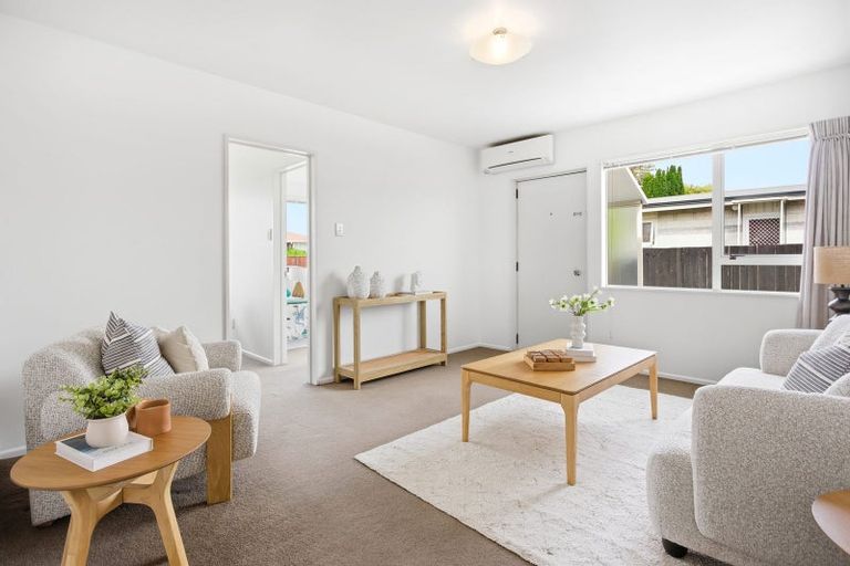 Photo of property in 1/25 Prestons Road, Redwood, Christchurch, 8051