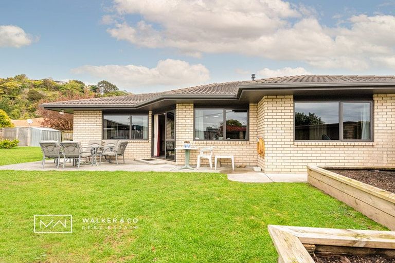 Photo of property in 2 Evergreen Crescent, Trentham, Upper Hutt, 5018
