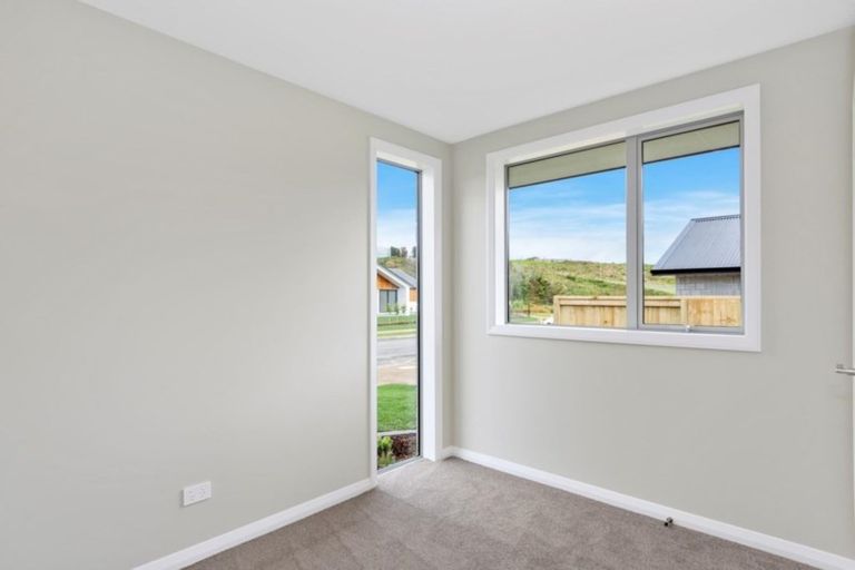 Photo of property in 21 Whakaturou Crescent, Pyes Pa, Tauranga, 3112