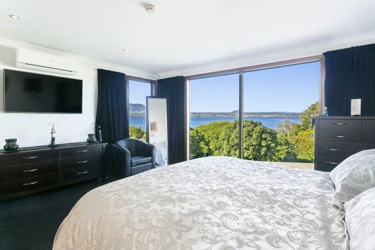 Photo of property in 809 Acacia Bay Road, Acacia Bay, Taupo, 3330