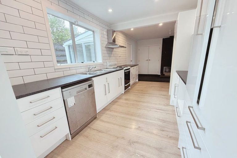 Photo of property in 11 Solander Place, Whitby, Porirua, 5024