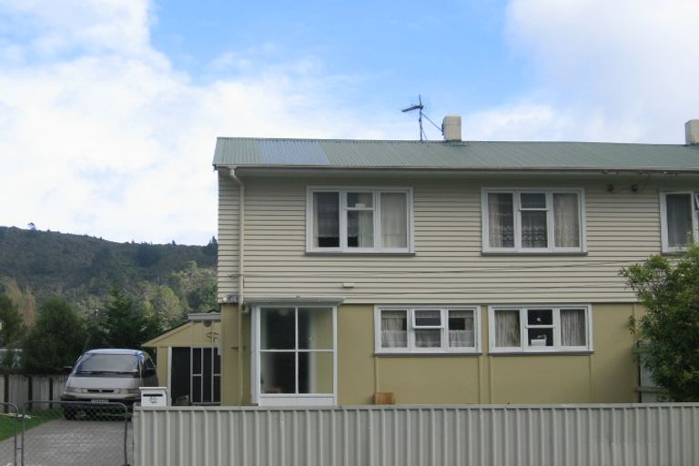 Photo of property in 20 Walker Grove, Stokes Valley, Lower Hutt, 5019