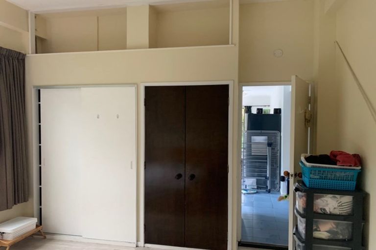 Photo of property in 46 Glen Vista Place, Bayview, Auckland, 0629