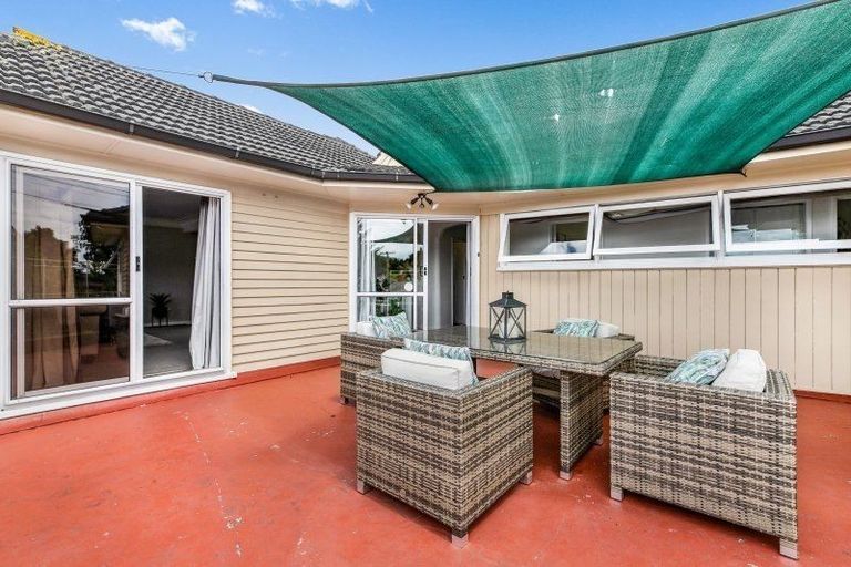 Photo of property in 2/10 Liverpool Street, Papakura, 2110