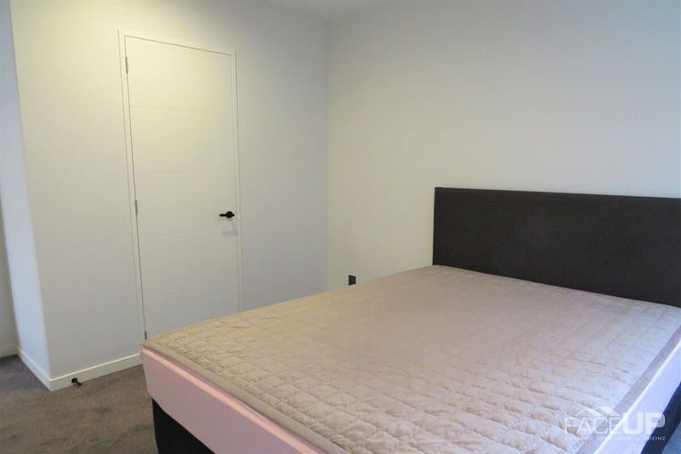 Photo of property in 12 Skua Road, Hobsonville, Auckland, 0616