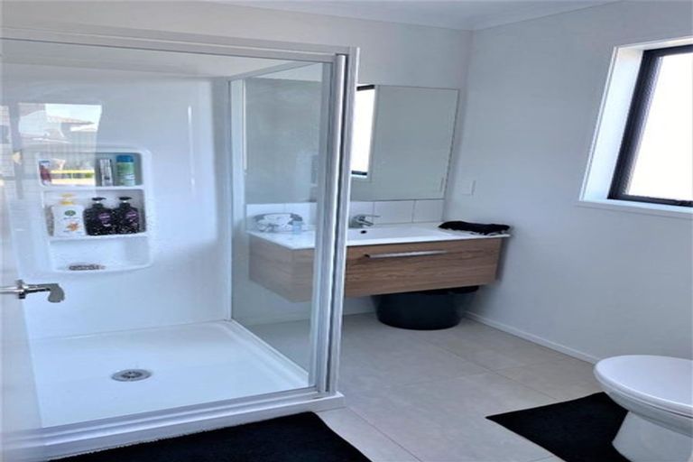 Photo of property in 18 Te Ranga Memorial Drive, Pyes Pa, Tauranga, 3112