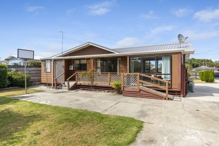 Photo of property in 28 Kiharoa Street, Otaki Beach, Otaki, 5512
