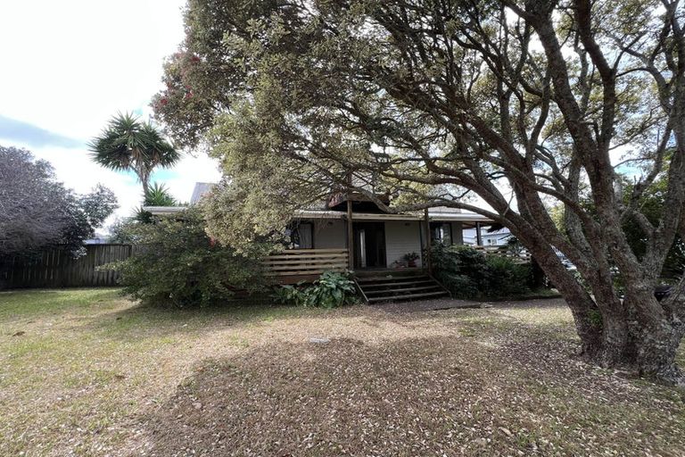 Photo of property in 2 Dalmahoy Place, Wattle Downs, Auckland, 2103