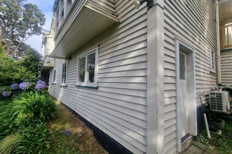 Photo of property in 68 Raroa Road, Kelburn, Wellington, 6012