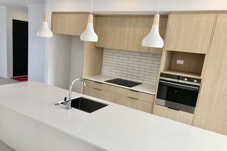 Photo of property in 34 Cambie Avenue, Red Beach, 0932