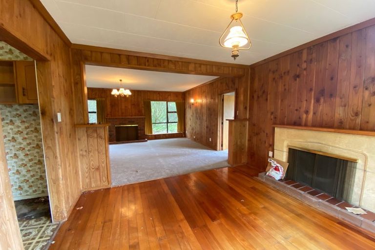 Photo of property in 76 Tawa Road, Kumeu, 0891