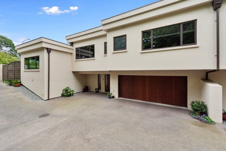 Photo of property in 98 River Road, Hamilton East, Hamilton, 3216