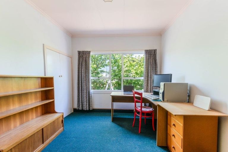 Photo of property in 18 Hunia Street, Marton, 4710