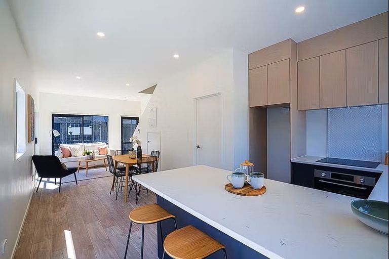 Photo of property in 10b Edgar Pearce Place, Howick, Auckland, 2014