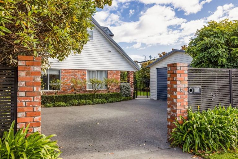 Photo of property in 51 Bryndwr Road, Bryndwr, Christchurch, 8052