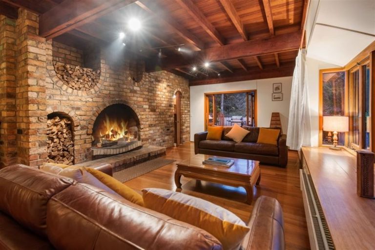 Photo of property in 50 Tram Road, Swanson, Auckland, 0614