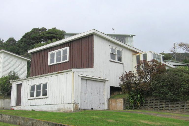 Photo of property in 1 Sunrise Boulevard, Tawa, Wellington, 5028