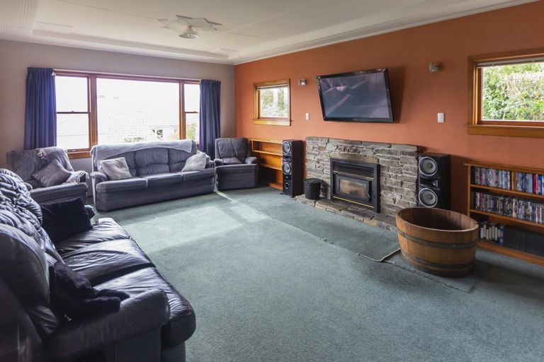 Photo of property in 21 Selwyn Street, South Hill, Oamaru, 9400