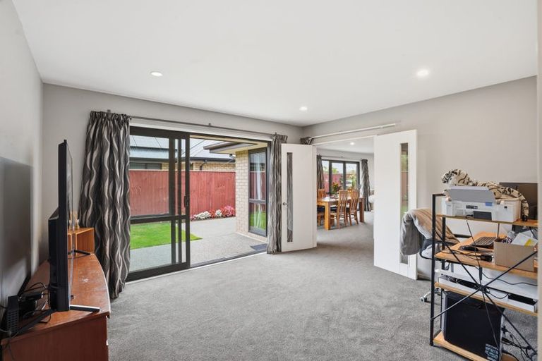 Photo of property in 16 Pallid Green, Rolleston, 7615