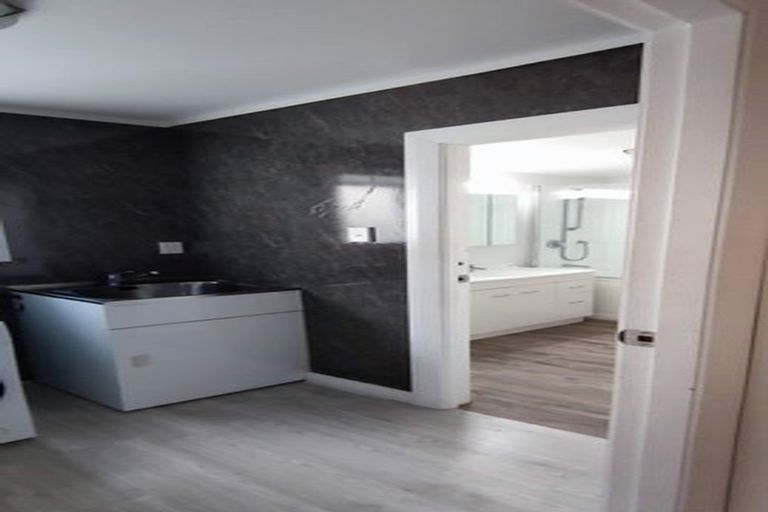 Photo of property in 4 Mills Road, Brooklyn, Wellington, 6021