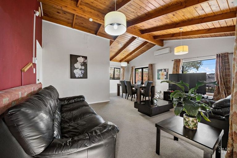 Photo of property in 2/40 Savoy Road, Glen Eden, Auckland, 0602