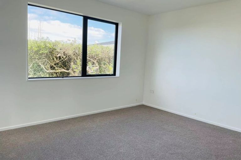 Photo of property in 1b Tui Glen Road, Birkenhead, Auckland, 0626