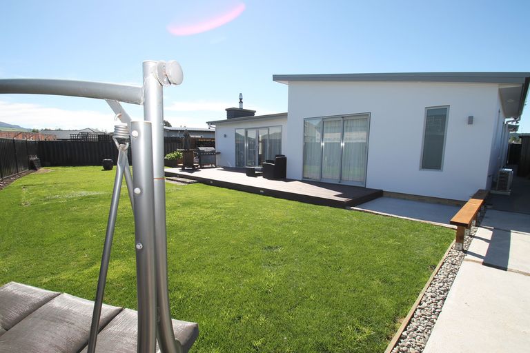 Photo of property in 16 Silver Springs Boulevard, Mosgiel, 9024